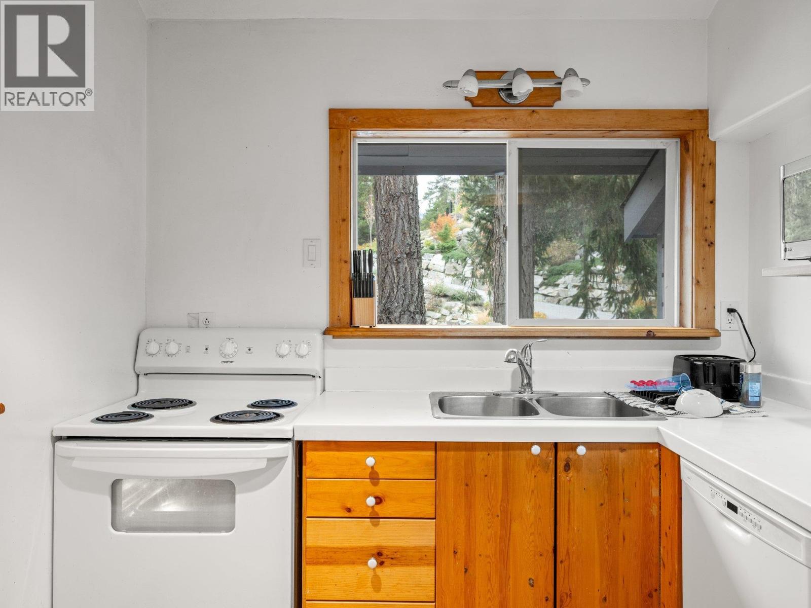 9539 Emerald Drive, Whistler, British Columbia  V8E 0G5 - Photo 18 - R3061225