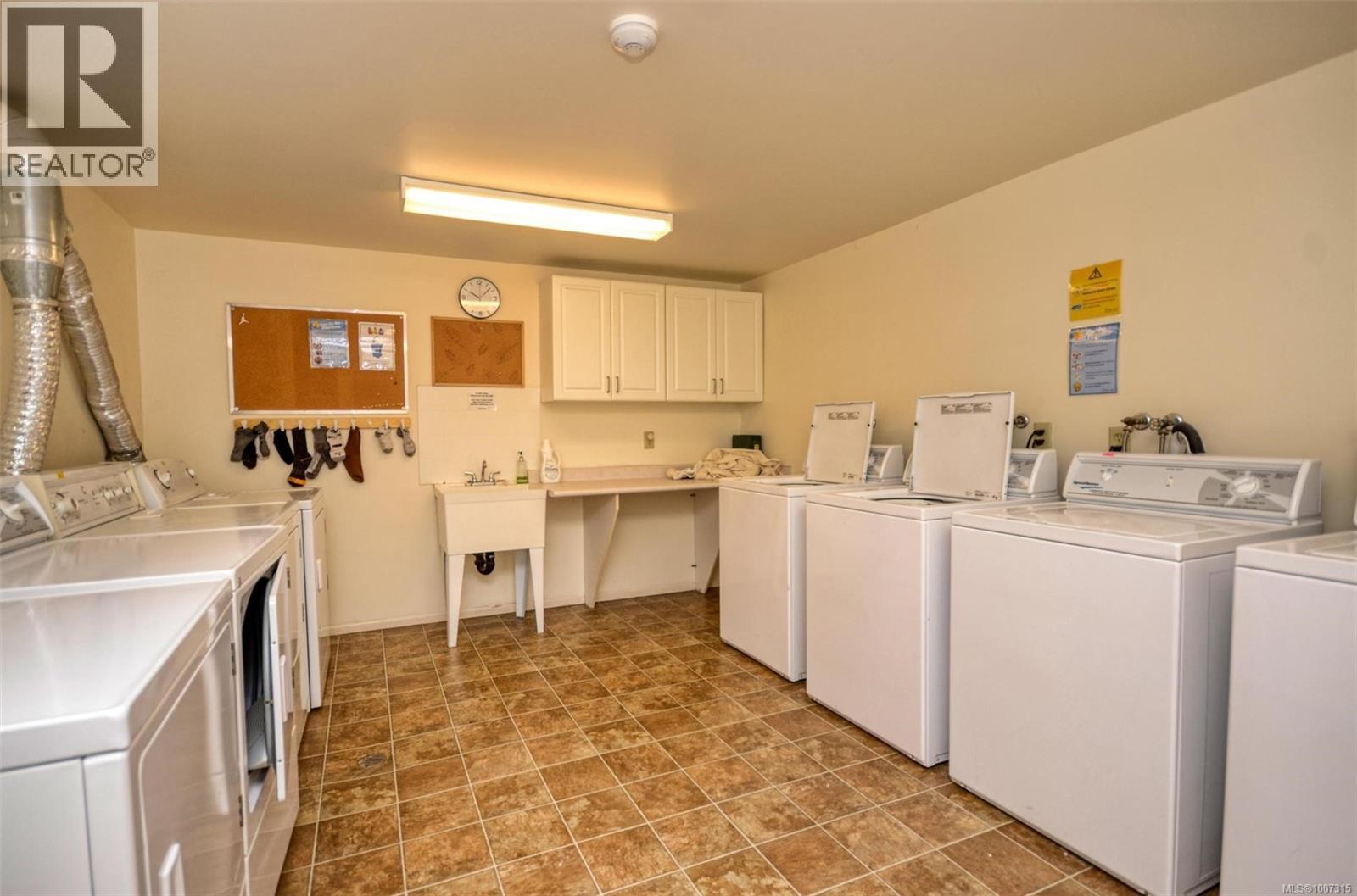 308 3225 Alder St, Victoria, British Columbia  V8X 1P3 - Photo 3 - 1007315