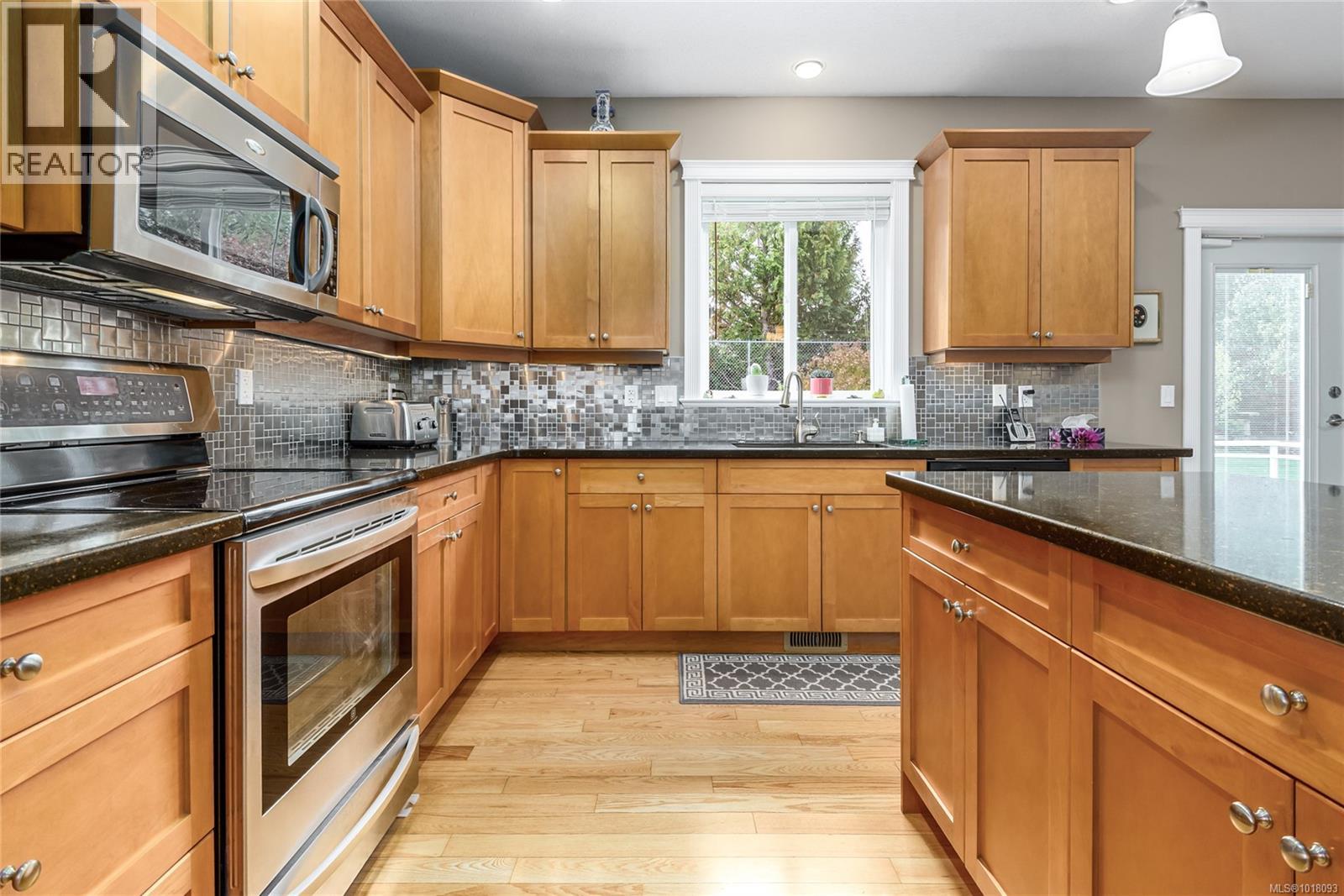 539 Spitfire Dr, Comox, British Columbia  V9M 0A1 - Photo 10 - 1018093