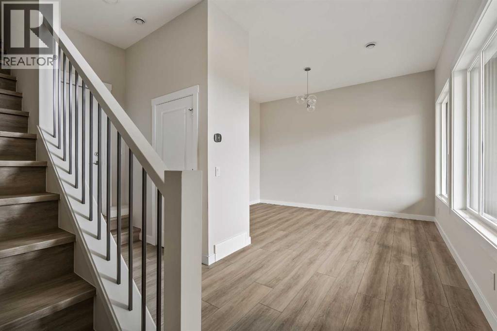 417 Sovereign Common Sw, Calgary, Alberta  T3C 3Y3 - Photo 5 - A2266257