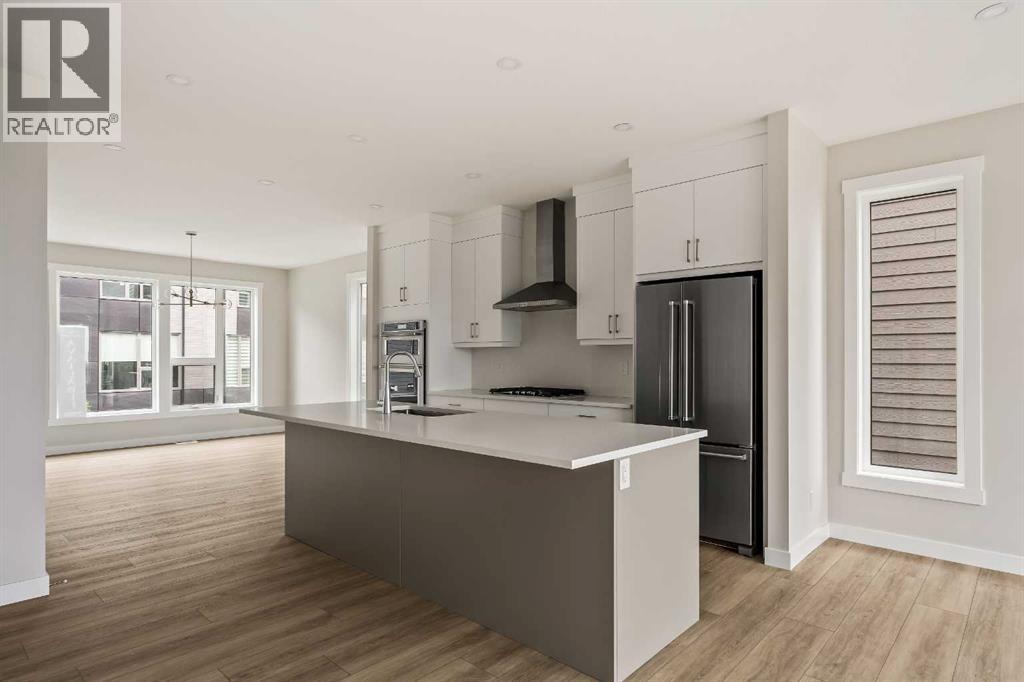 417 Sovereign Common Sw, Calgary, Alberta  T3C 3Y3 - Photo 6 - A2266257