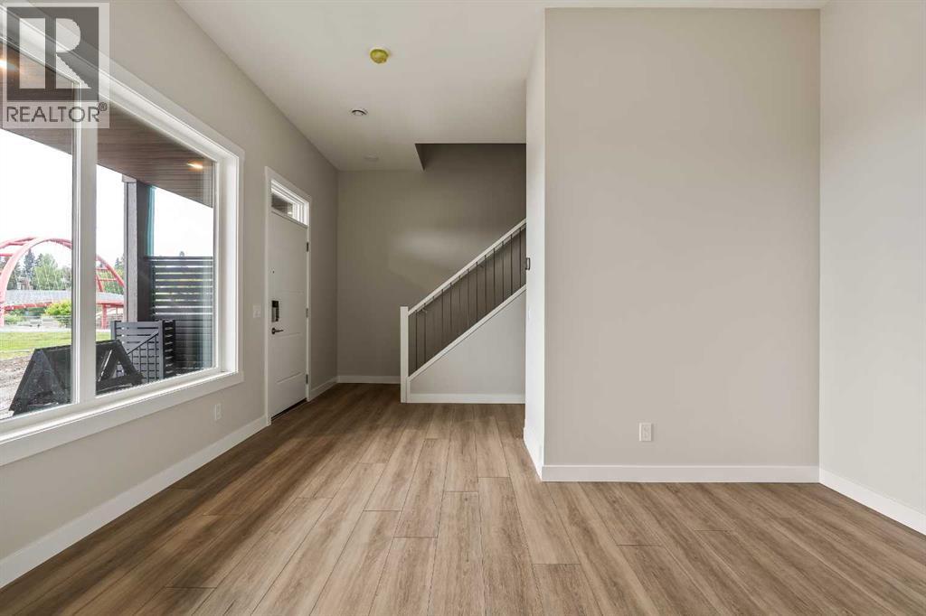 417 Sovereign Common Sw, Calgary, Alberta  T3C 3Y3 - Photo 4 - A2266257