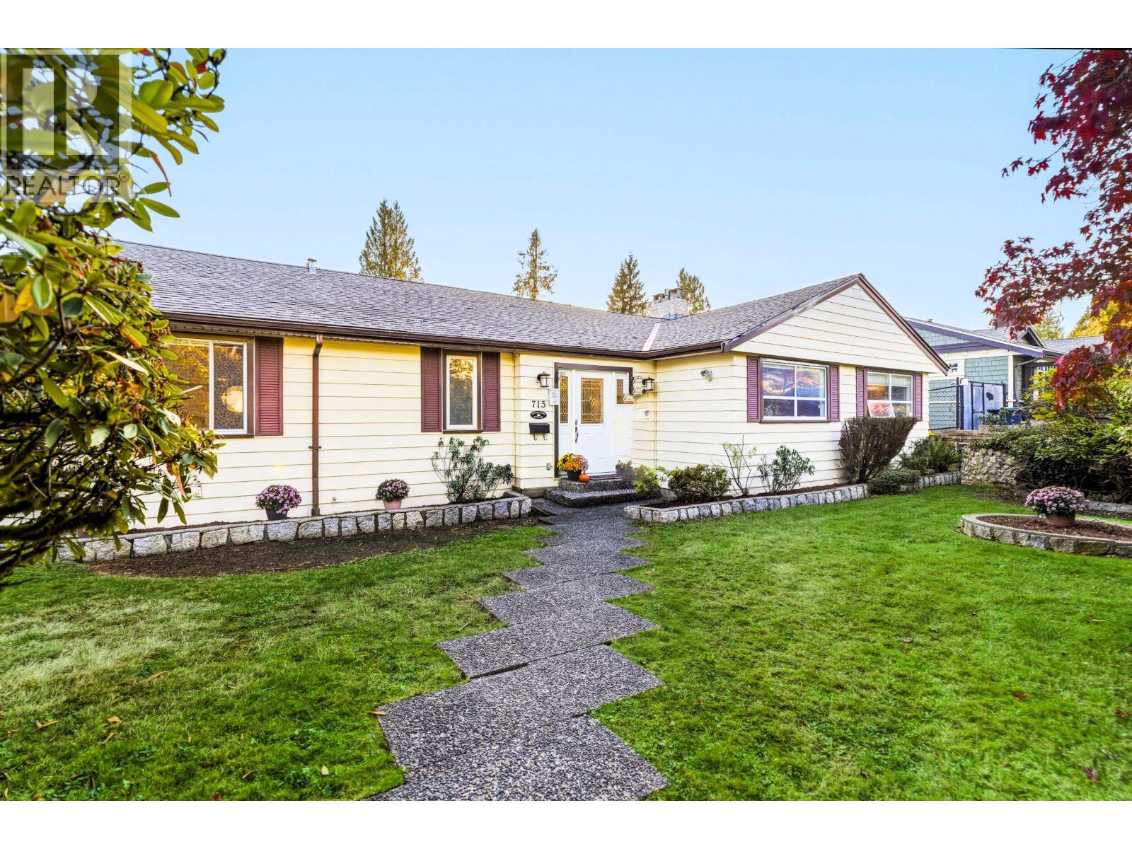 715 Kilkeel Place, North Vancouver, British Columbia  V7N 2X2 - Photo 1 - R3061203