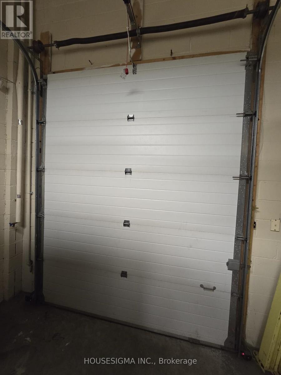 16 - 220 Industrial Parkway, Aurora, Ontario  L4G 3V6 - Photo 11 - N12405632