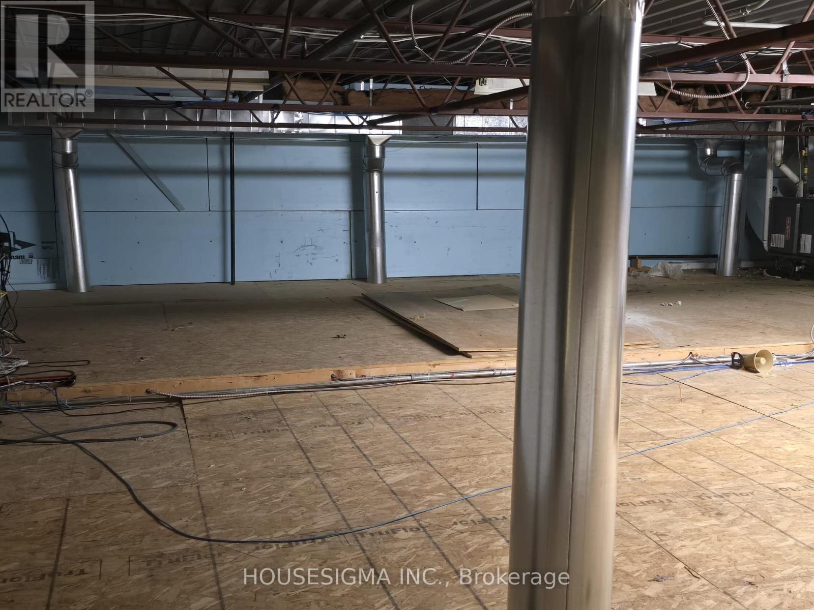 16 - 220 Industrial Parkway, Aurora, Ontario  L4G 3V6 - Photo 13 - N12405632