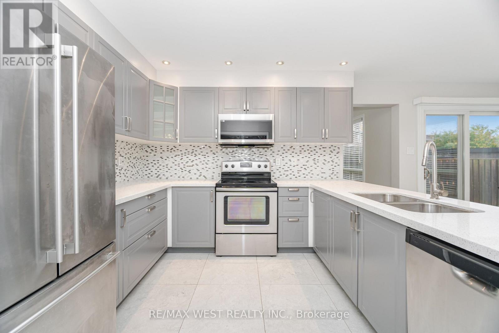 86 Dina Road, Vaughan (Maple), Ontario  L6A 1L7 - Photo 17 - N12474229