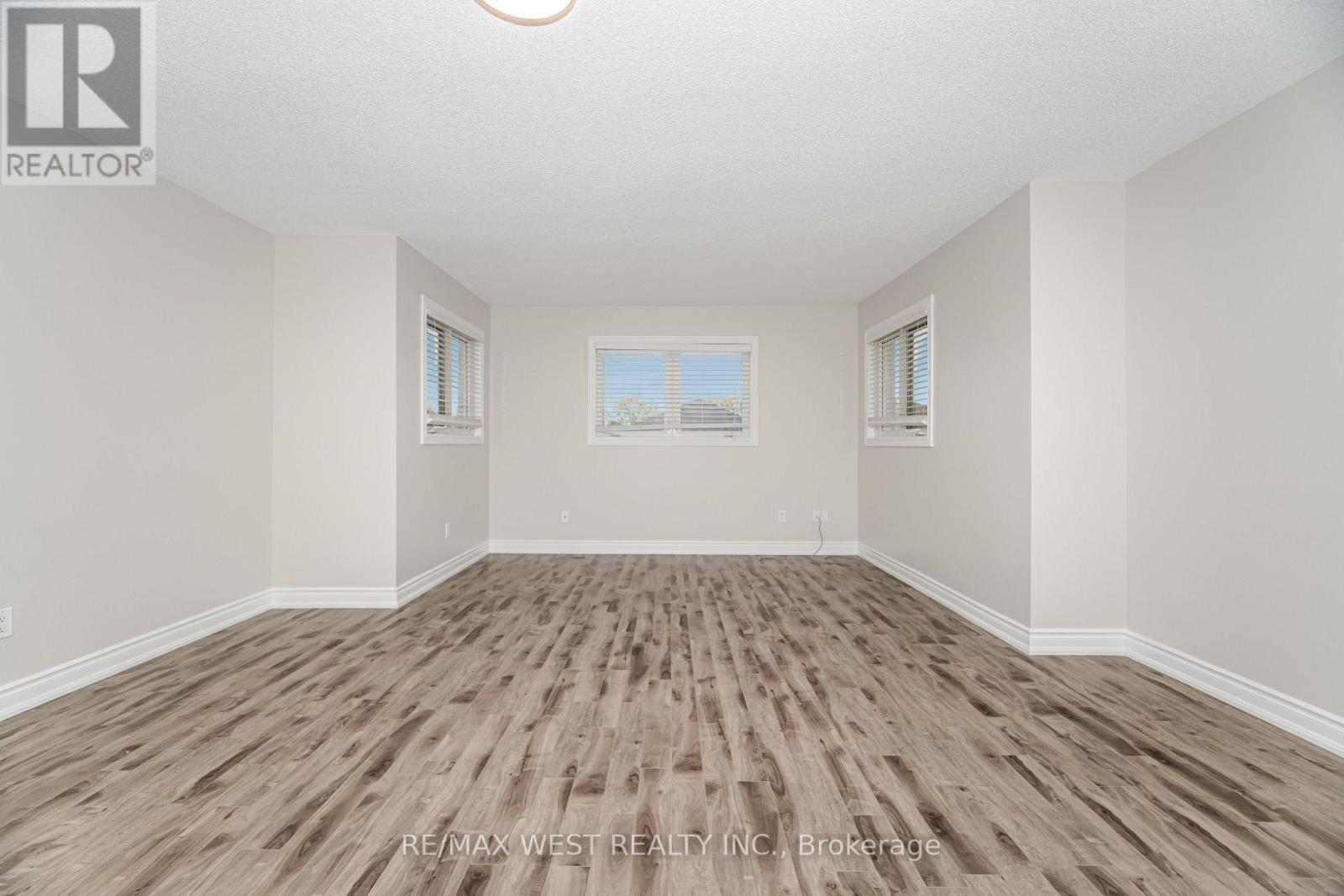86 Dina Road, Vaughan (Maple), Ontario  L6A 1L7 - Photo 32 - N12474229