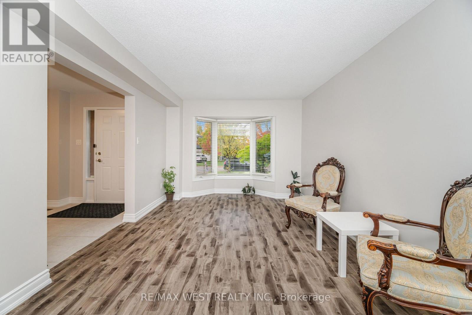 86 Dina Road, Vaughan (Maple), Ontario  L6A 1L7 - Photo 9 - N12474229