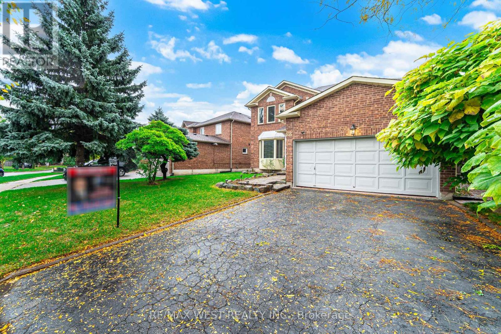 86 Dina Road, Vaughan (Maple), Ontario  L6A 1L7 - Photo 3 - N12474229