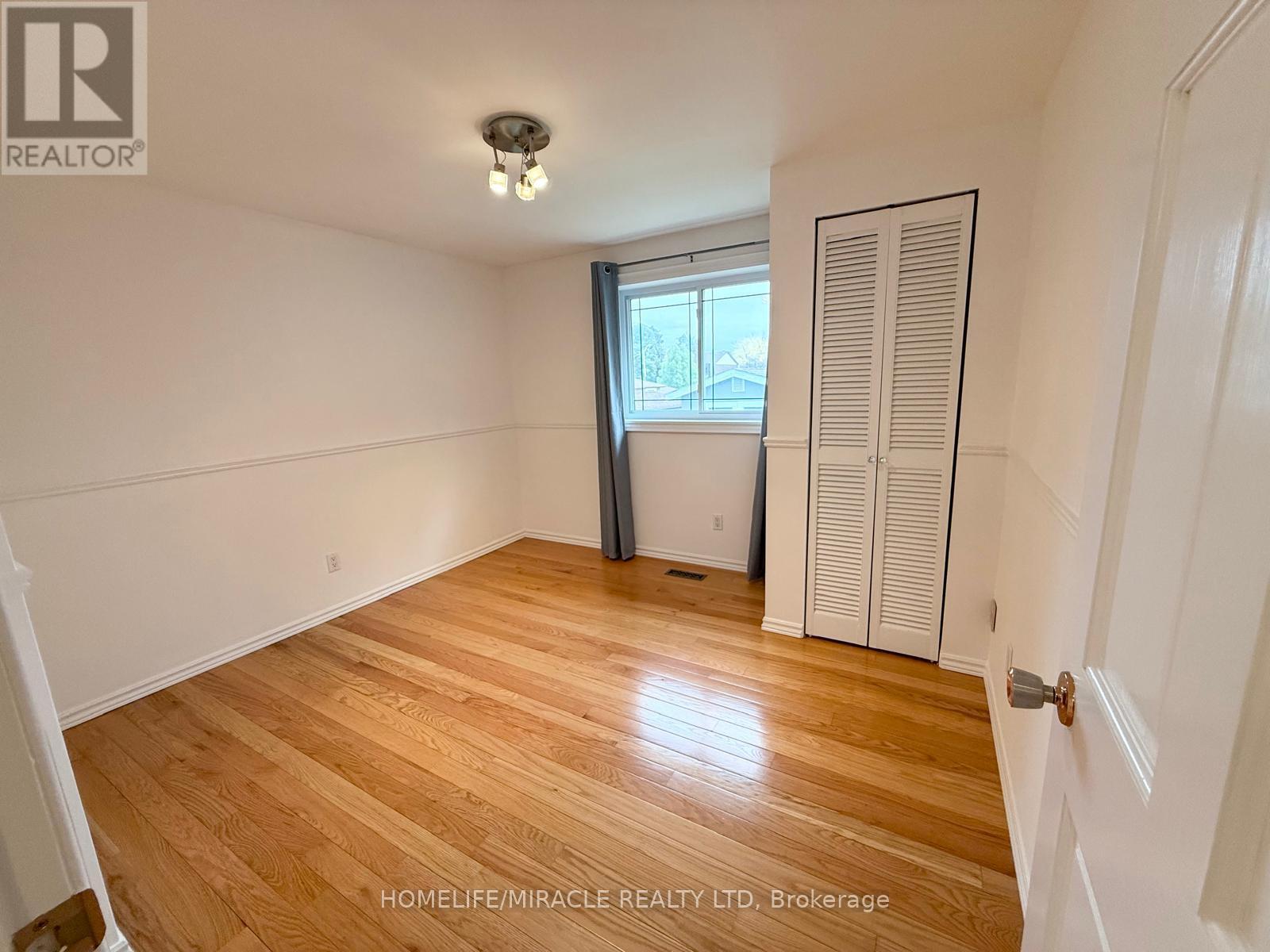 91 Garside Crescent, Brampton, Ontario  L6S 1H5 - Photo 12 - W12476992