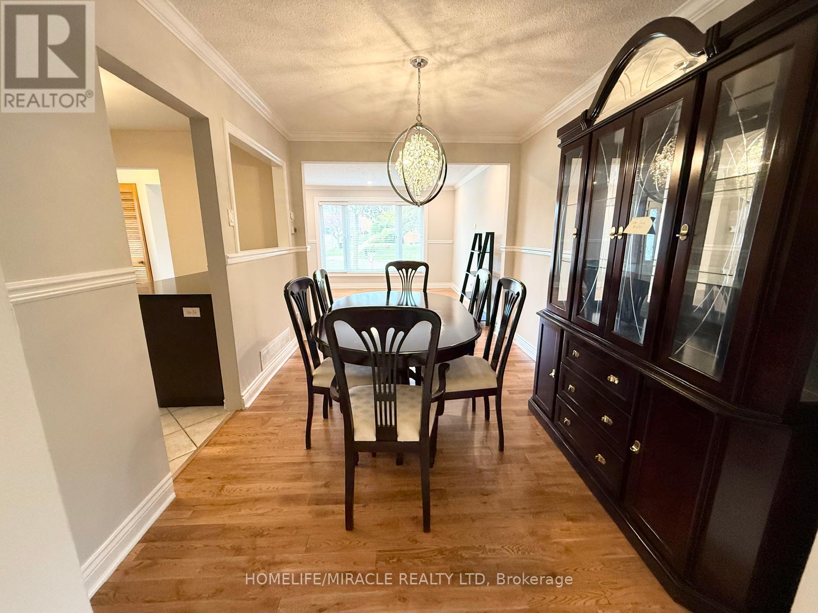 91 Garside Crescent, Brampton, Ontario  L6S 1H5 - Photo 9 - W12476992