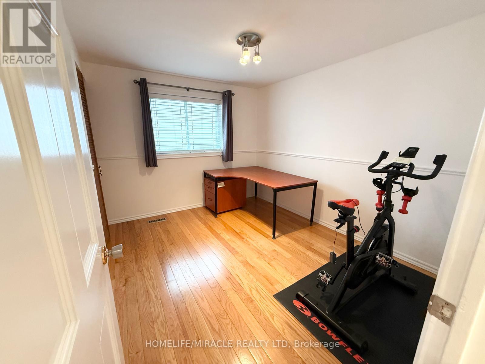 91 Garside Crescent, Brampton, Ontario  L6S 1H5 - Photo 11 - W12476992