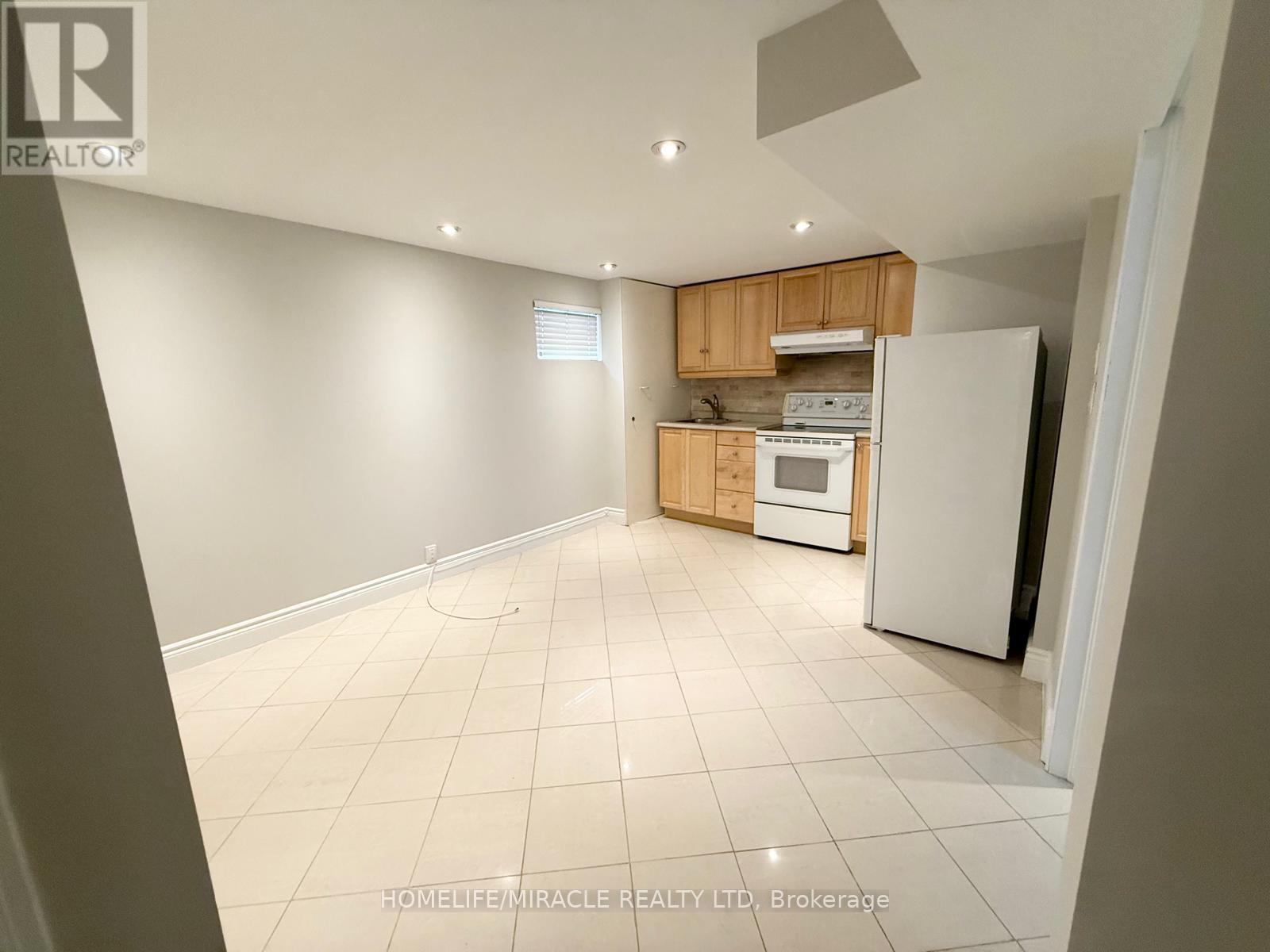 91 Garside Crescent, Brampton, Ontario  L6S 1H5 - Photo 17 - W12476992
