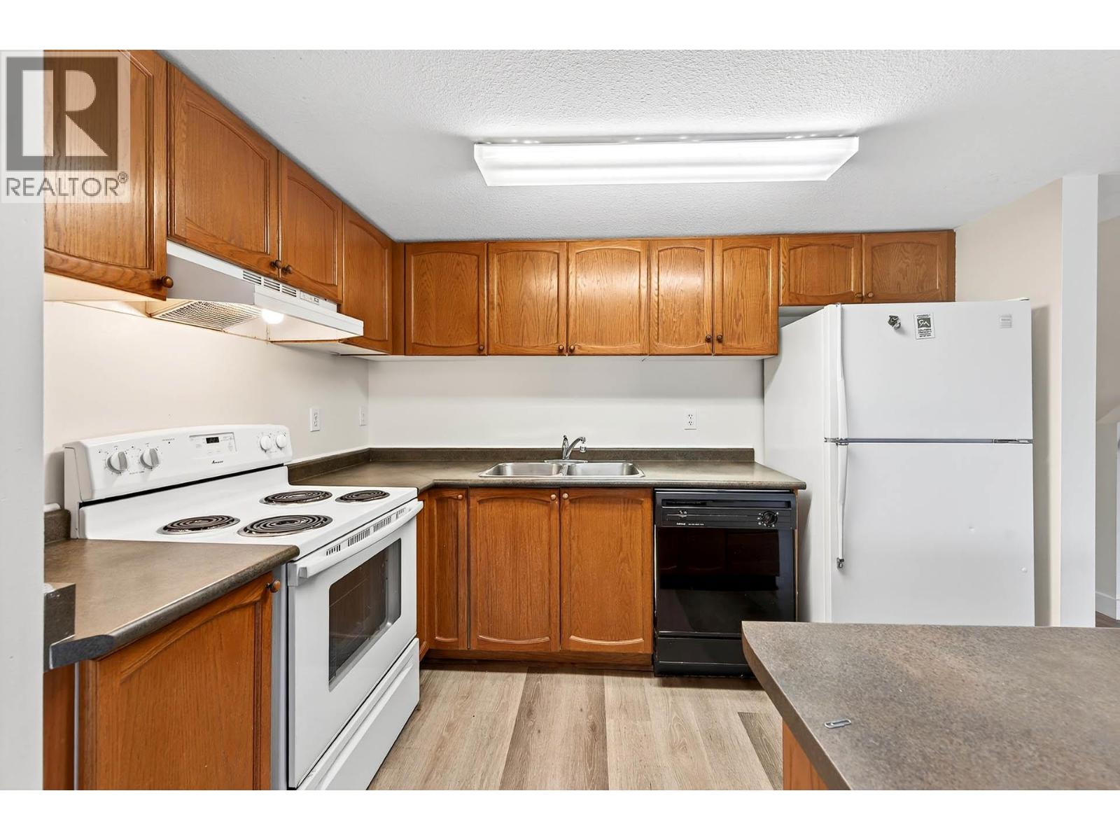 2050 Qu'appelle Boulevard Unit# 7, Kamloops, British Columbia V2E 2R4 - Photo 11 - 10366448