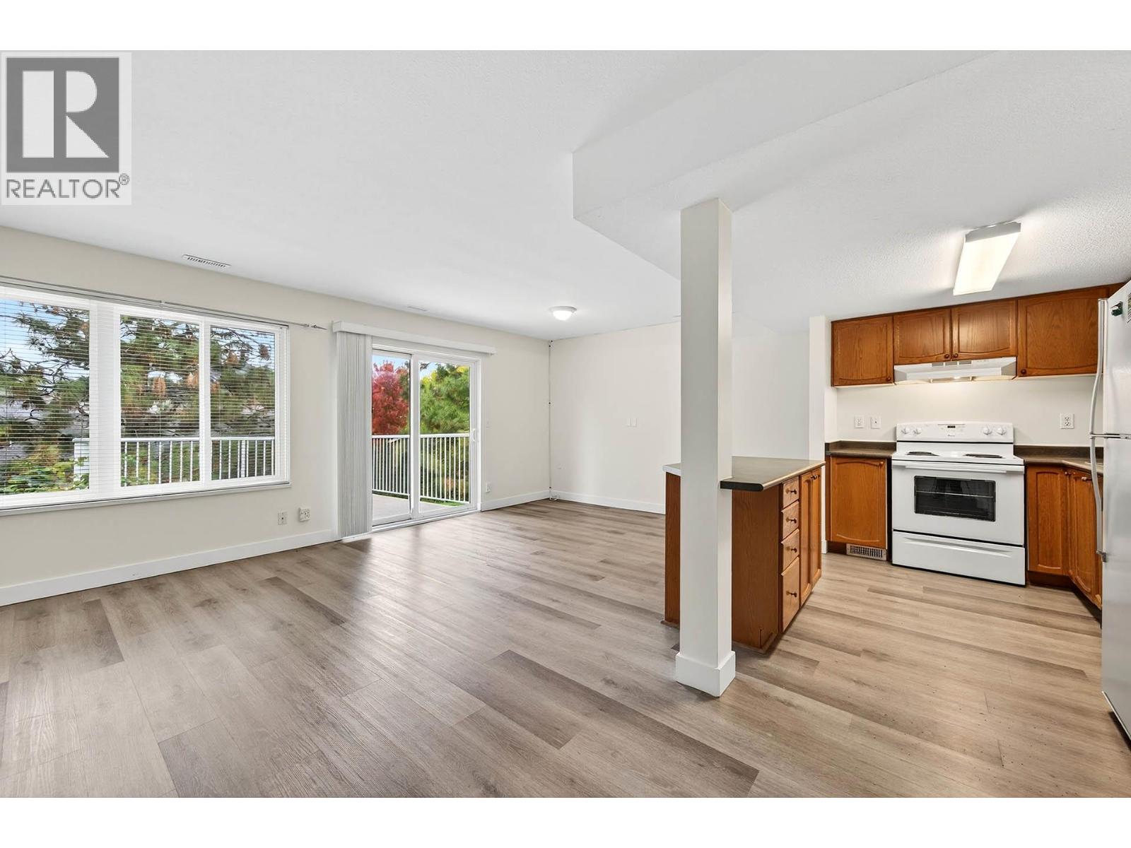 2050 Qu'appelle Boulevard Unit# 7, Kamloops, British Columbia V2E 2R4 - Photo 2 - 10366448