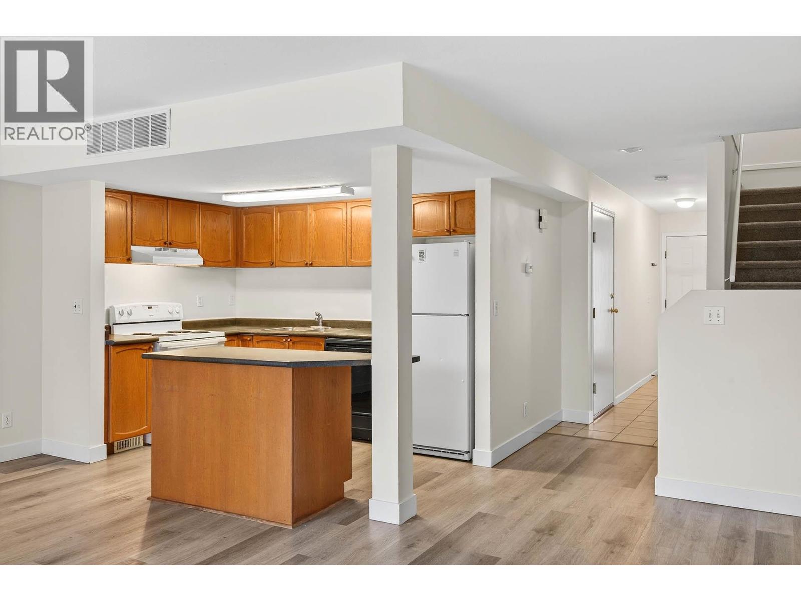 2050 Qu'appelle Boulevard Unit# 7, Kamloops, British Columbia V2E 2R4 - Photo 9 - 10366448