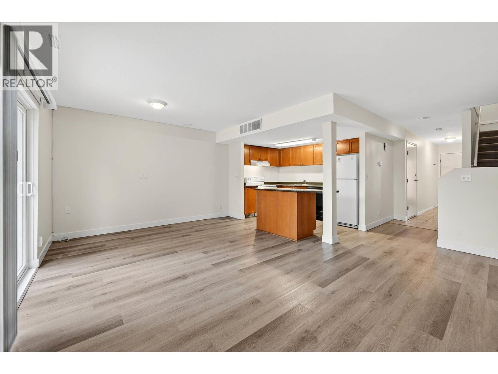 2050 Qu'appelle Boulevard Unit# 7, Kamloops, British Columbia V2E 2R4 - Photo 4 - 10366448