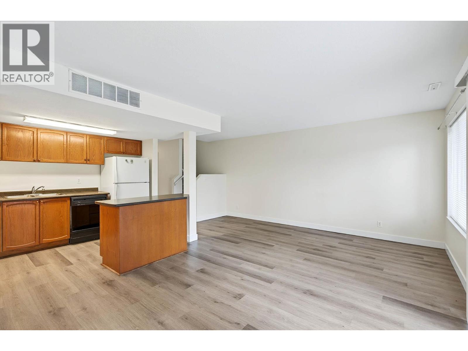 2050 Qu'appelle Boulevard Unit# 7, Kamloops, British Columbia V2E 2R4 - Photo 8 - 10366448