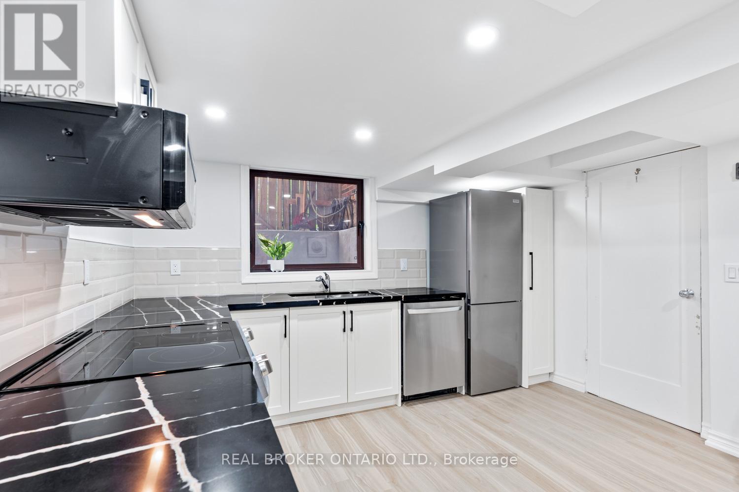 Lower Level - 343 Prince Edward Drive N, Toronto, Ontario  M8X 2L4 - Photo 4 - W12390227