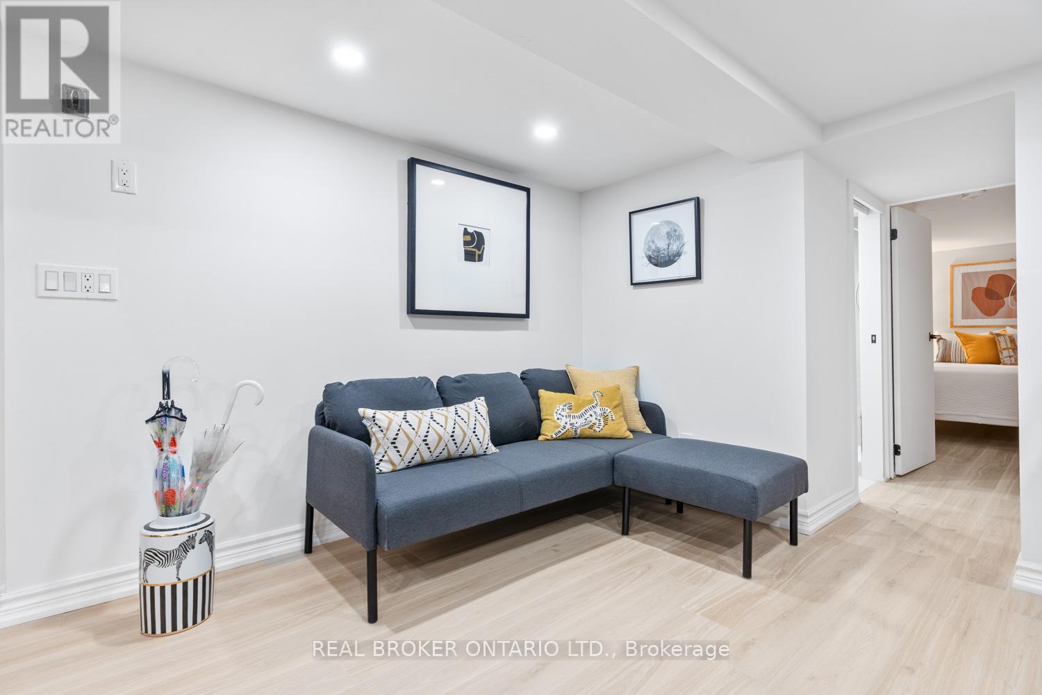 Lower Level - 343 Prince Edward Drive N, Toronto, Ontario  M8X 2L4 - Photo 10 - W12390227