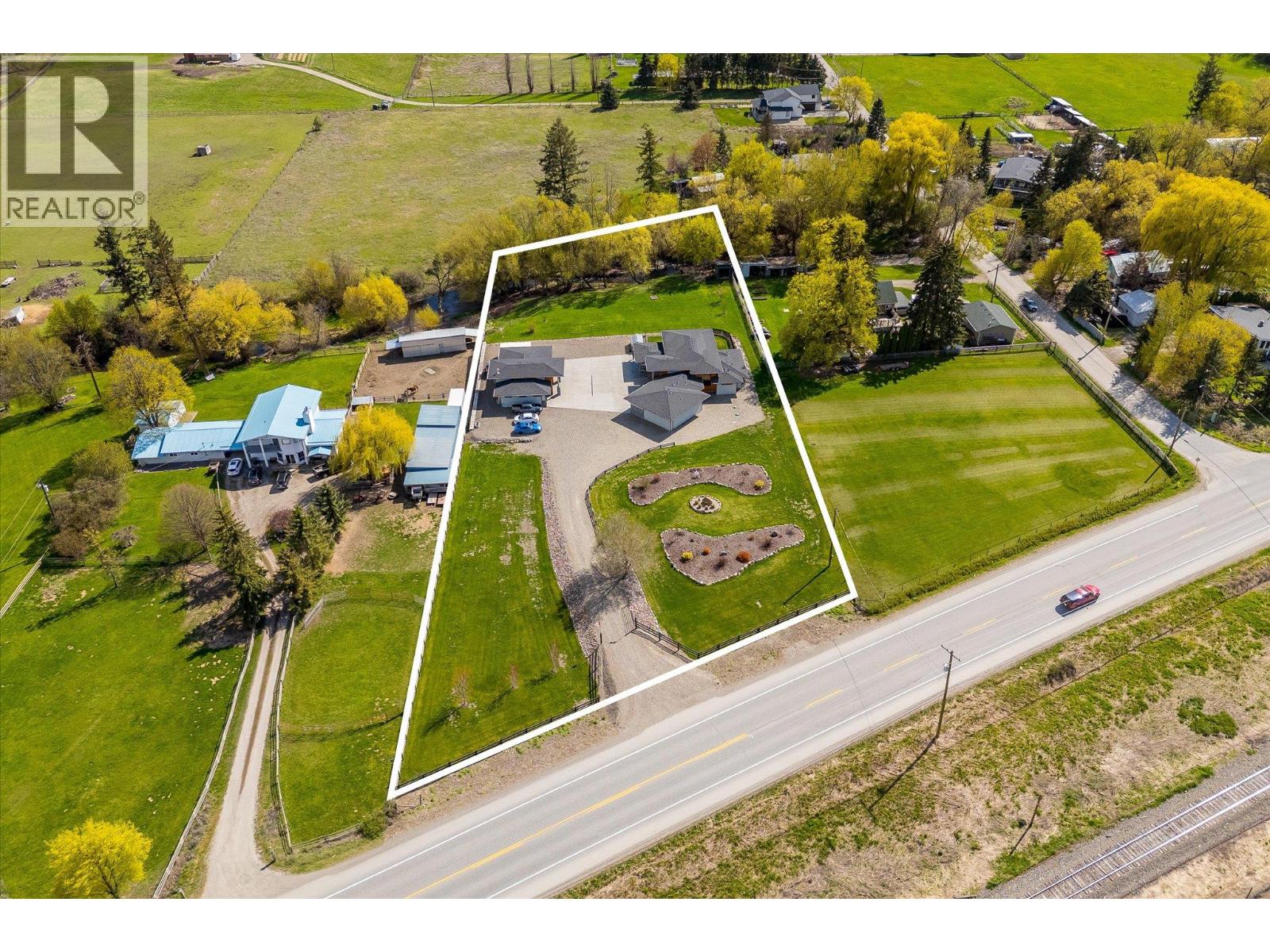 7260 Highway 6, Coldstream, British Columbia  V1B 3H4 - Photo 2 - 10366516
