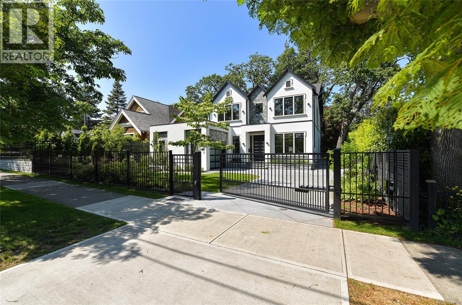 2314 Windsor Rd, Oak Bay, British Columbia