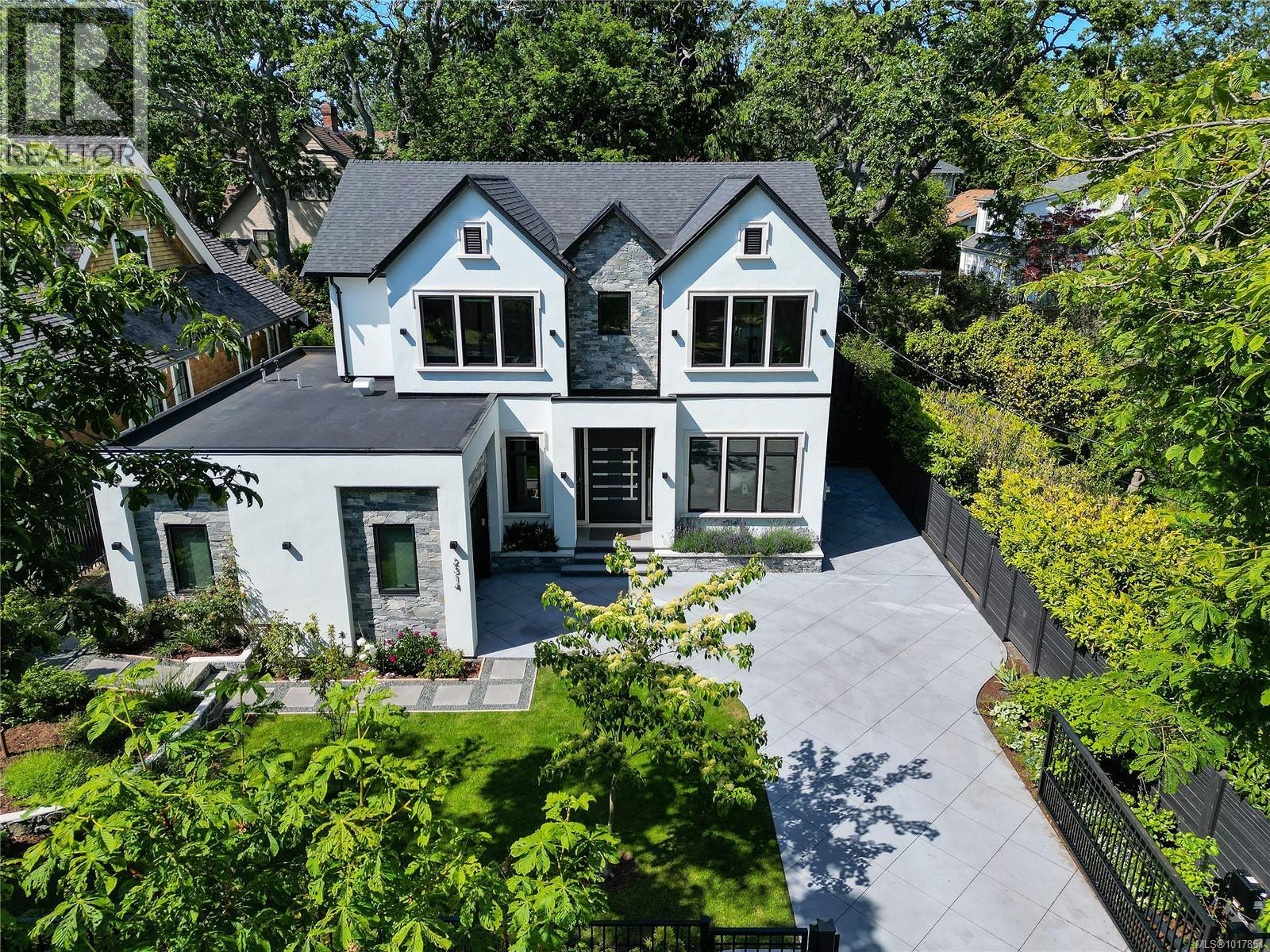 2314 Windsor Rd, Oak Bay, British Columbia  V8S 3E3 - Photo 2 - 1017854