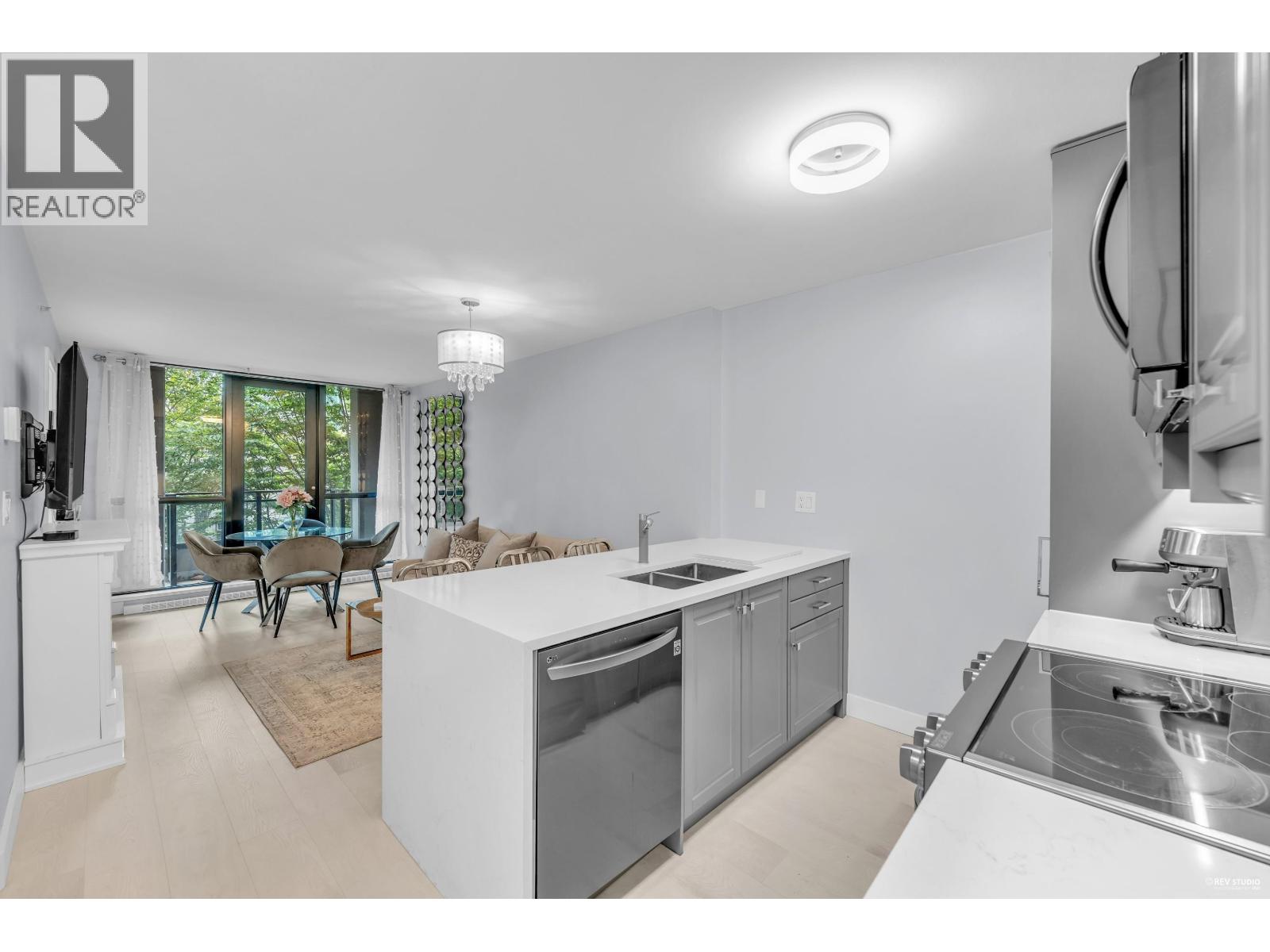 410 909 MAINLAND STREET, Vancouver, British Columbia