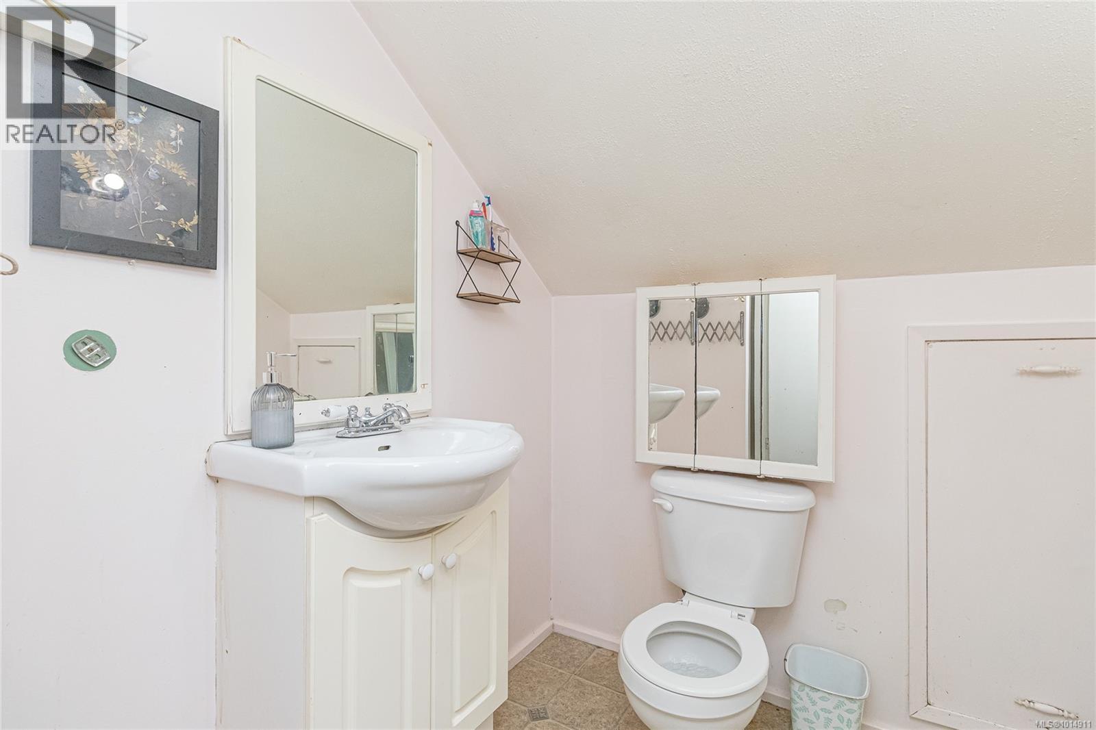 160 Comiaken Ave, Lake Cowichan, British Columbia  V0R 2G0 - Photo 17 - 1014911