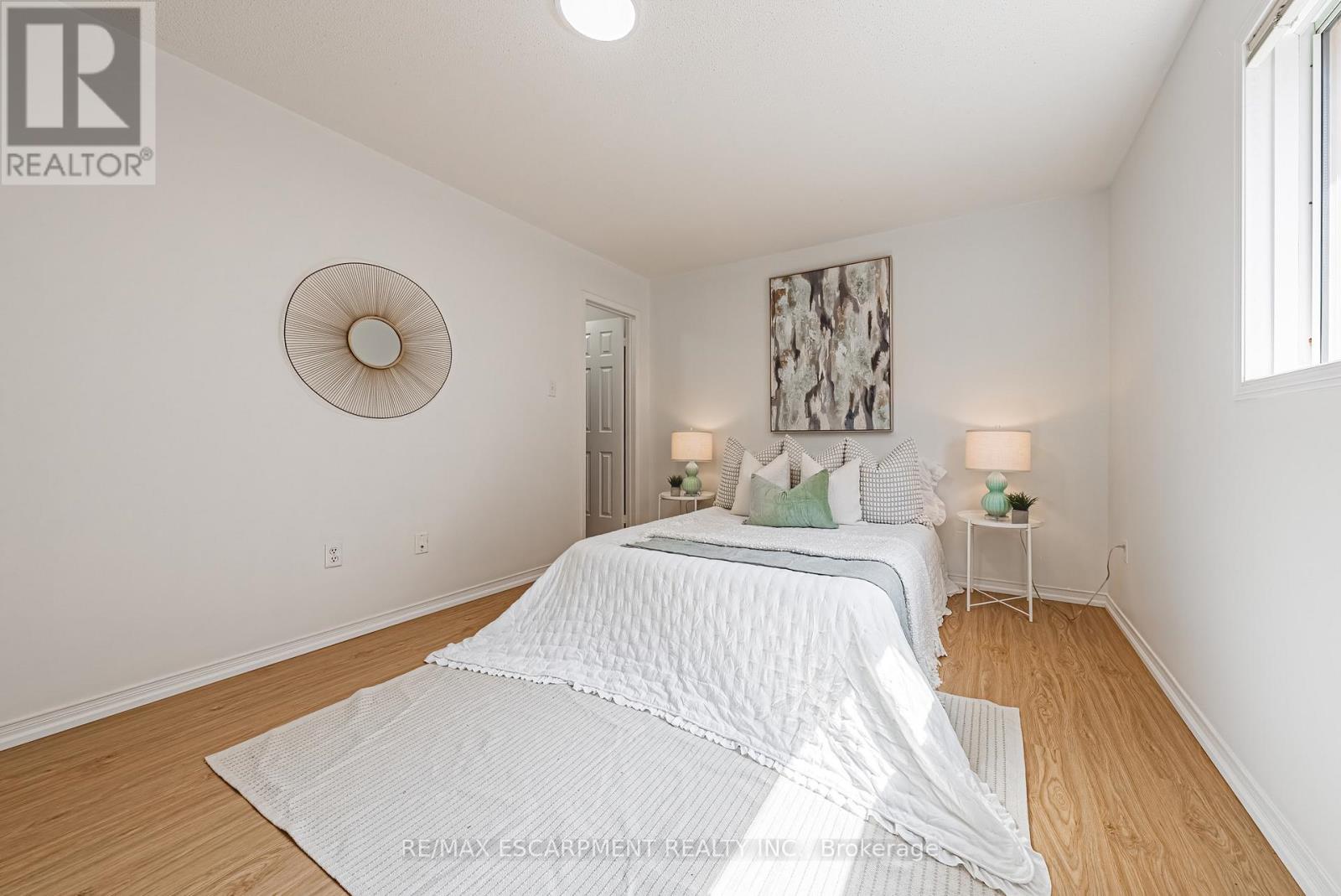 12 Summerfield Crescent, Brampton, Ontario  L6X 4L3 - Photo 16 - W12477307