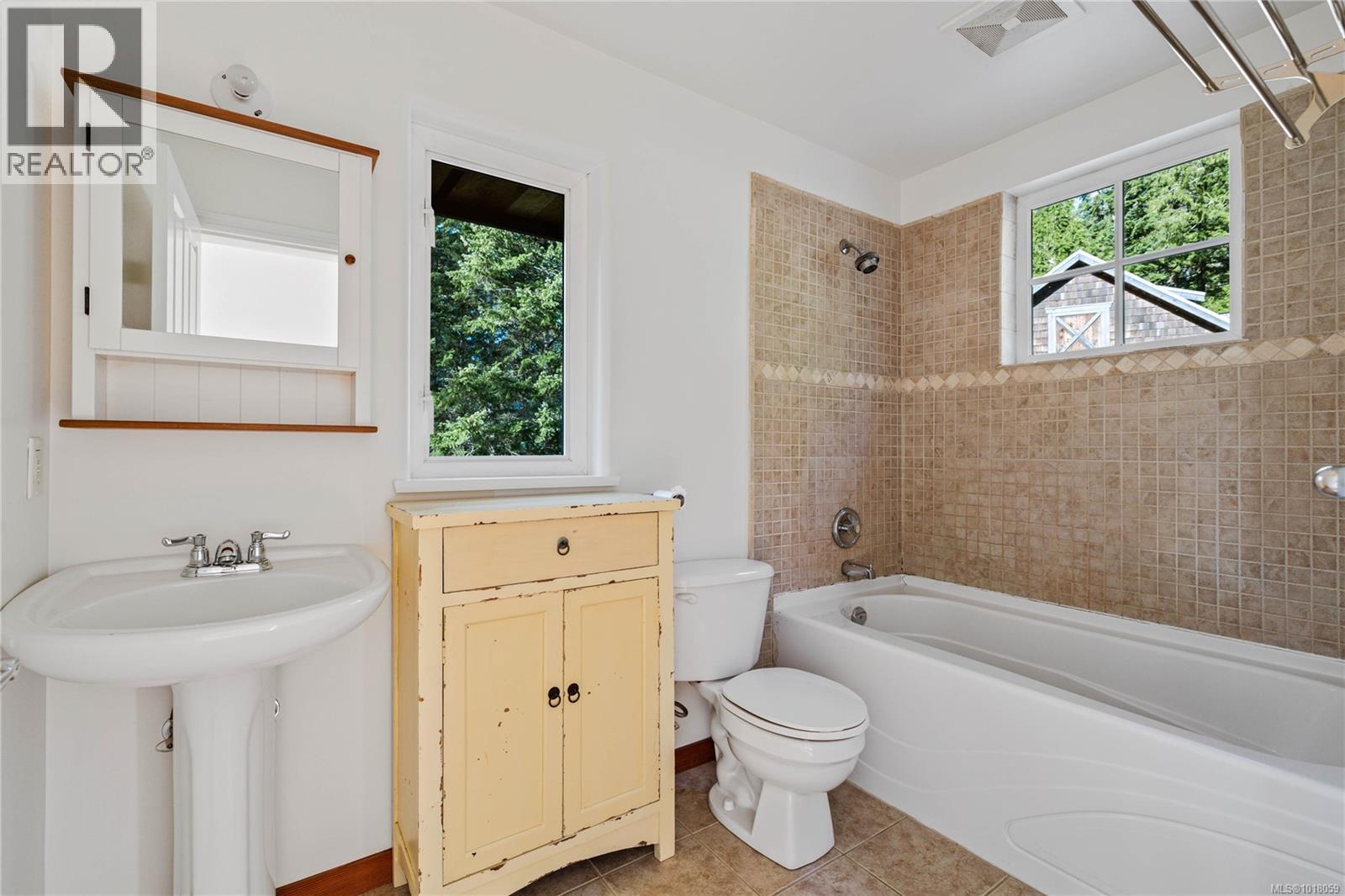 211 Long Harbour Rd, Salt Spring, British Columbia  V8K 2K9 - Photo 22 - 1018059