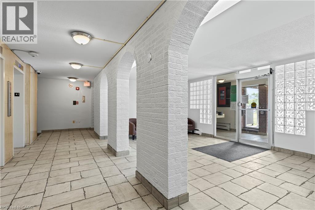 851 Queenston Road Unit# 105, Hamilton, Ontario  L8G 1B4 - Photo 3 - 40744239