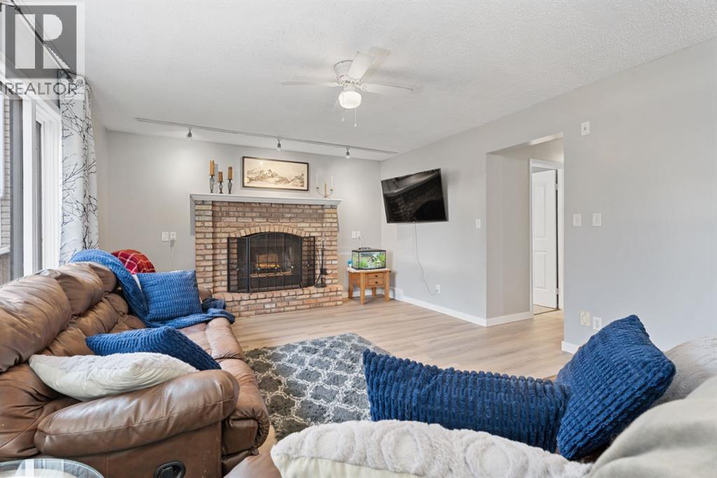 9 Hunters Mews, Okotoks, Alberta  T1S 1M2 - Photo 10 - A2265435
