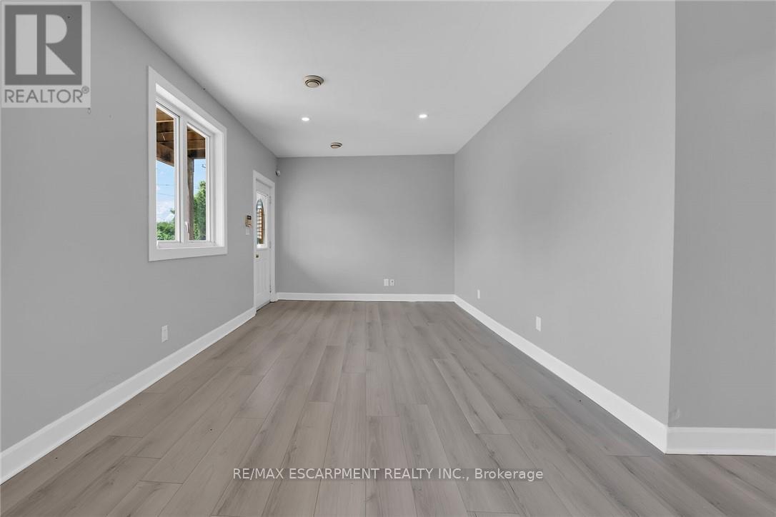 8 Nickel Street, Port Colborne, Ontario  L3K 1B1 - Photo 11 - X12477310