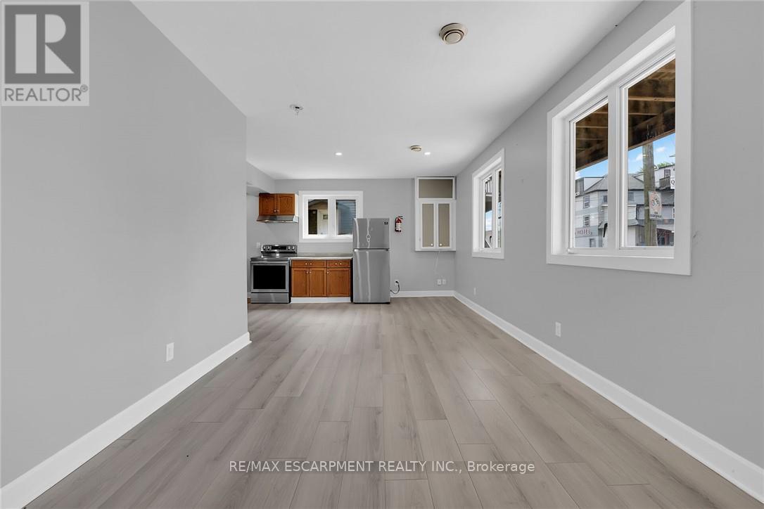 8 Nickel Street, Port Colborne, Ontario  L3K 1B1 - Photo 12 - X12477310