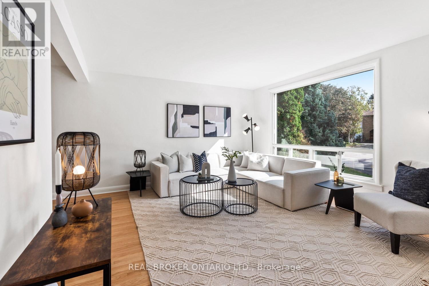 29 VEERY PLACE, Toronto, Ontario