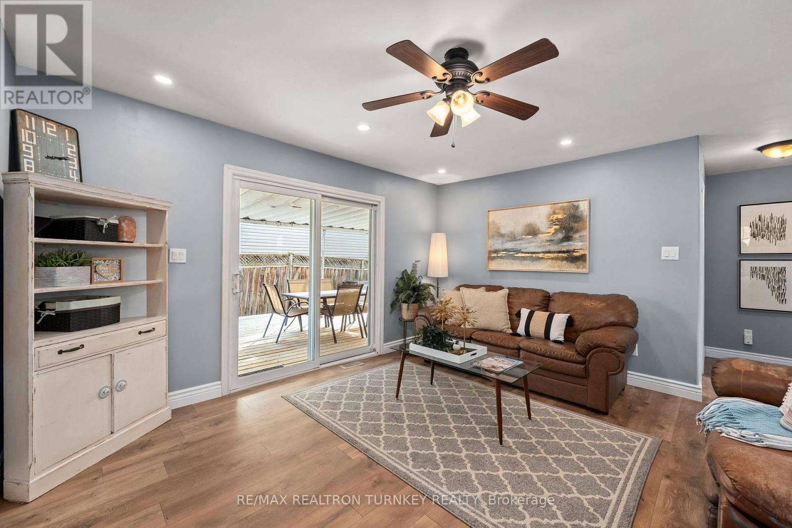 782 Third Avenue, Georgina, Ontario  L0E 1S0 - Photo 4 - N12463480
