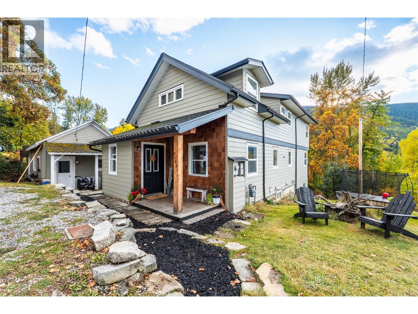 2102 Falls Street, Nelson, British Columbia