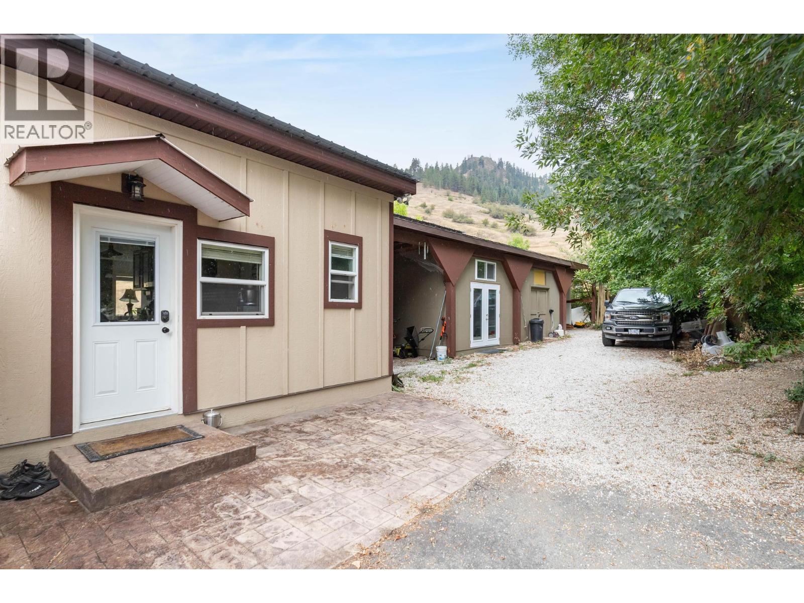 2545 6 Highway, Lumby, British Columbia  V0E 2G1 - Photo 64 - 10366341