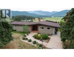 2545 6 Highway, lumby, British Columbia
