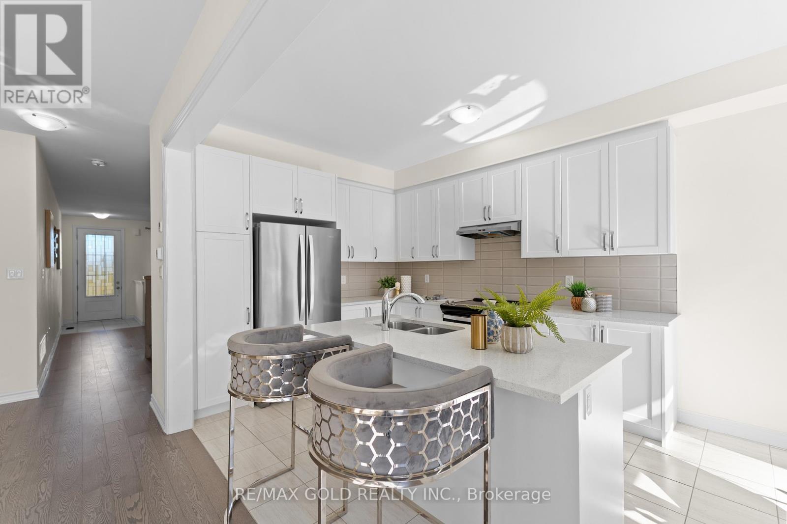29 Bowline Vista S, East Gwillimbury, Ontario  L9N 0W2 - Photo 17 - N12477233