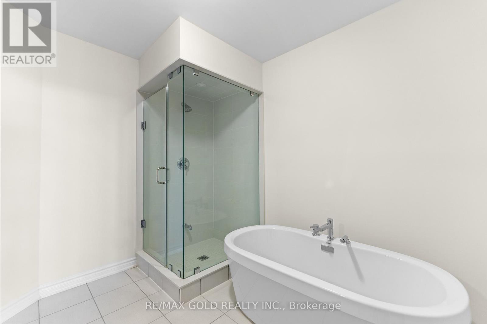 29 Bowline Vista S, East Gwillimbury, Ontario  L9N 0W2 - Photo 23 - N12477233