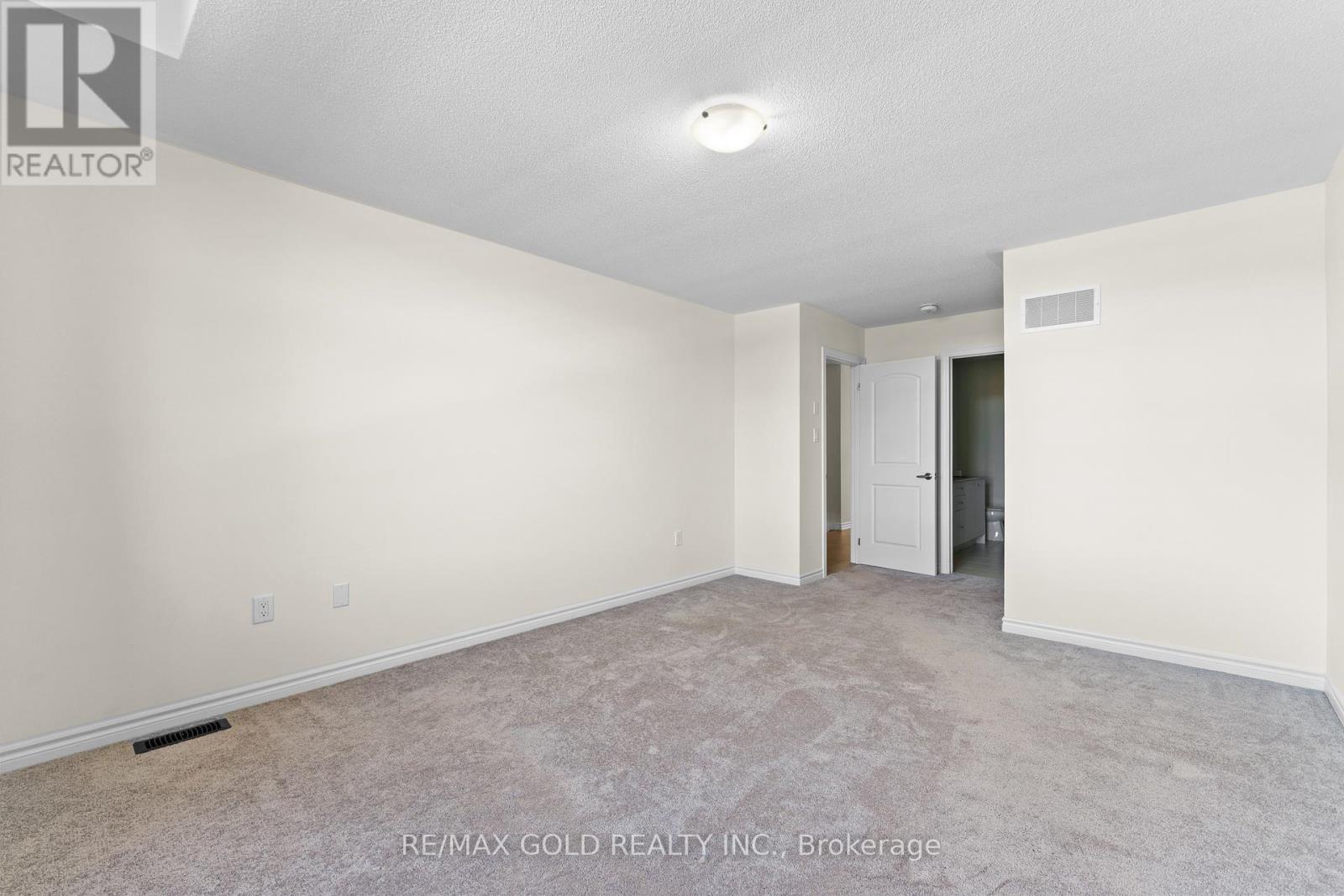 29 Bowline Vista S, East Gwillimbury, Ontario  L9N 0W2 - Photo 24 - N12477233