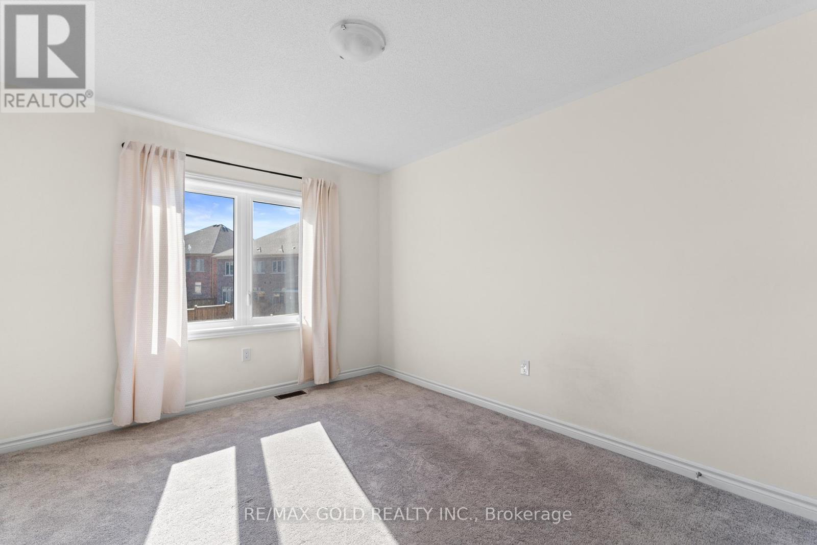 29 Bowline Vista S, East Gwillimbury, Ontario  L9N 0W2 - Photo 30 - N12477233