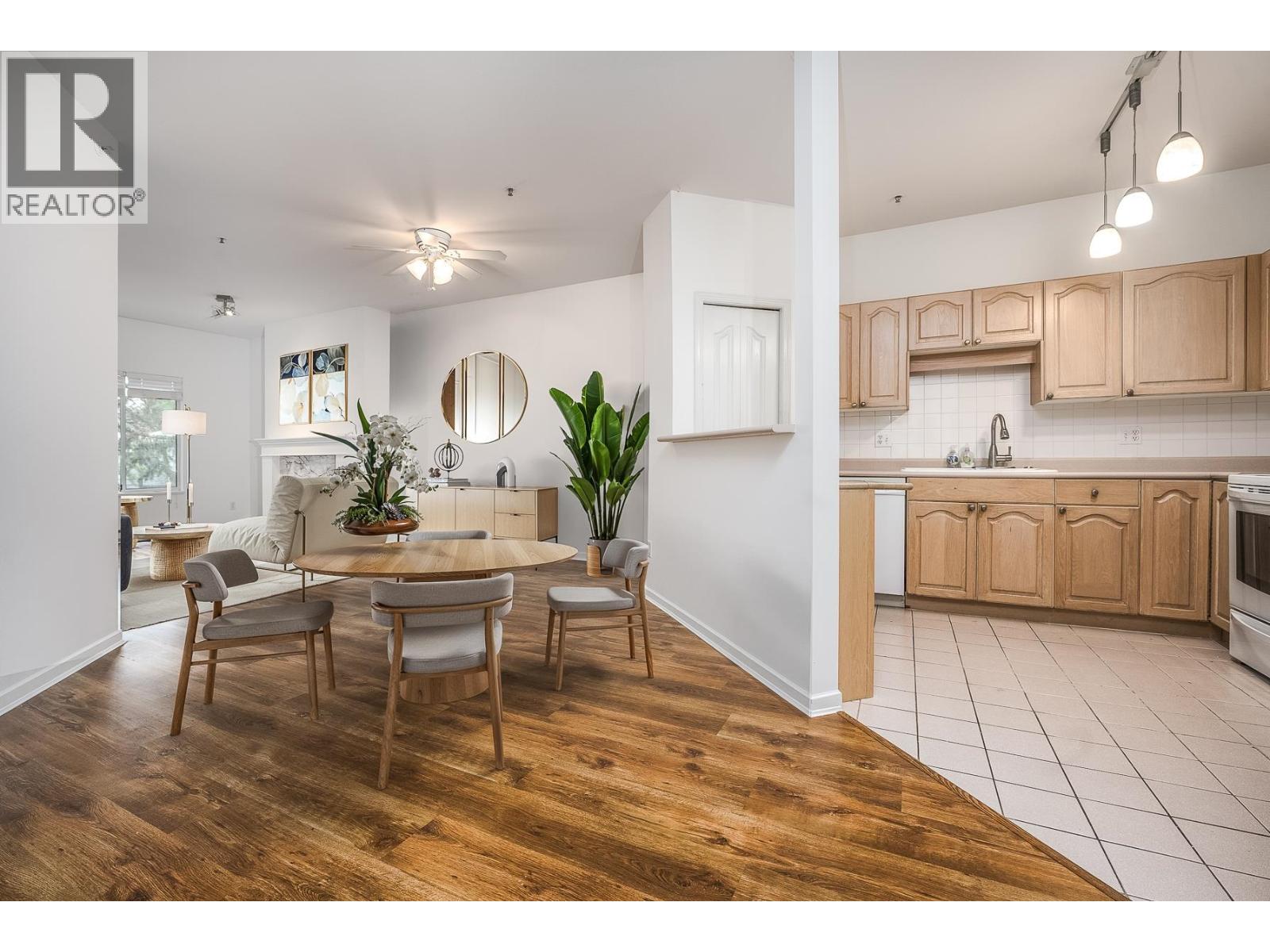 204 1153 54a Street, Delta, British Columbia  V4M 4E4 - Photo 2 - R3061232