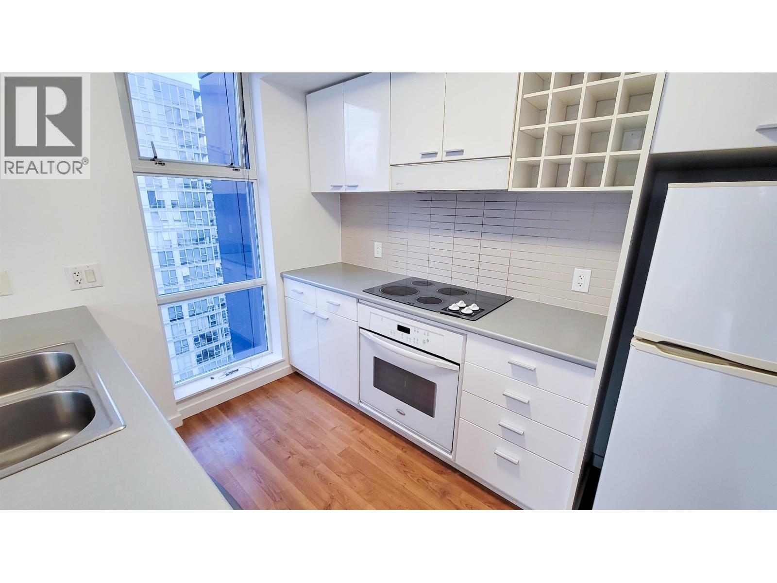 2506 111 W Georgia Street, Vancouver, British Columbia  V6B 1T8 - Photo 10 - R3061239