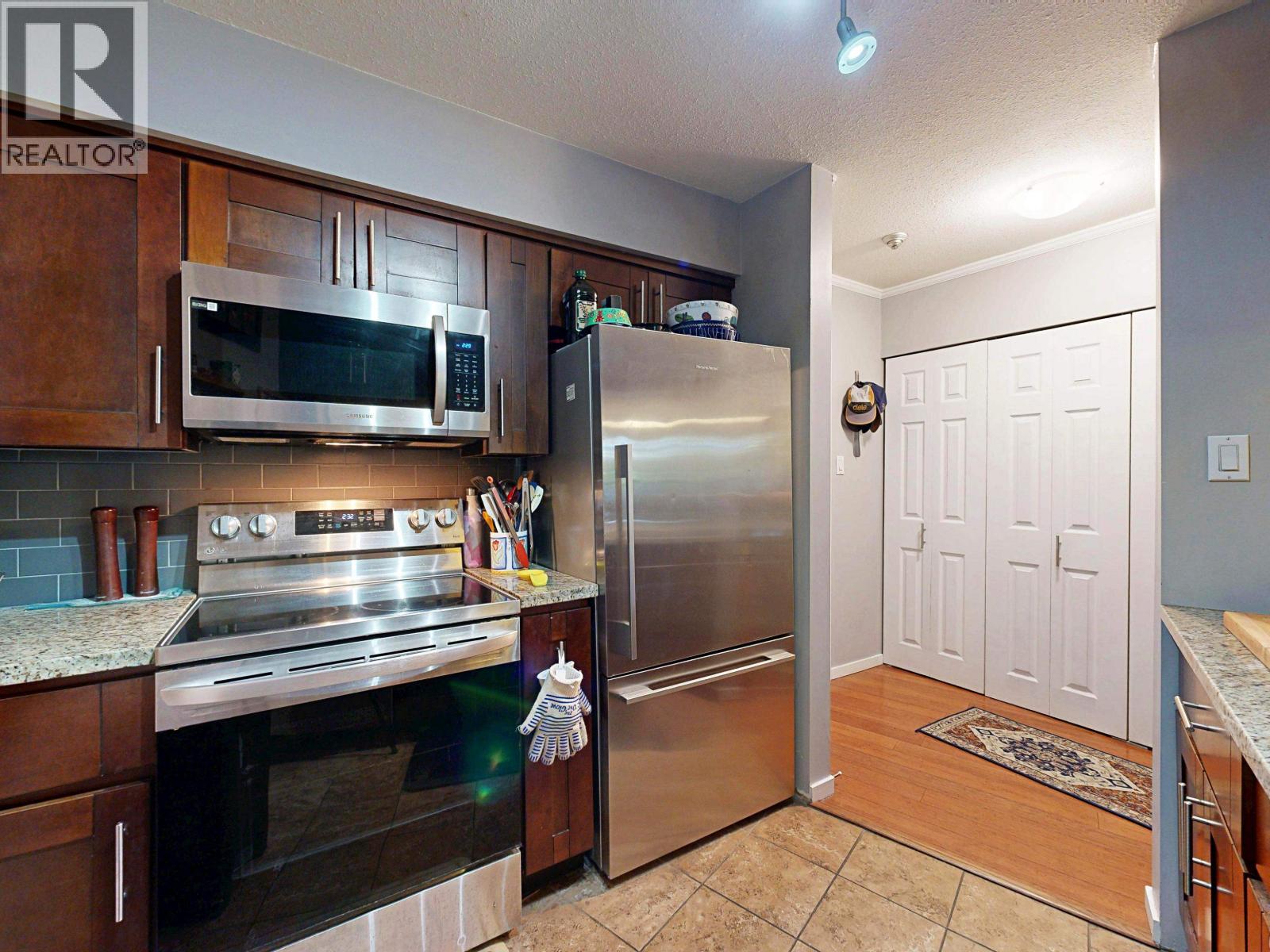 201 2222 Prince Edward Street, Vancouver, British Columbia  V5T 4M6 - Photo 2 - R3061254