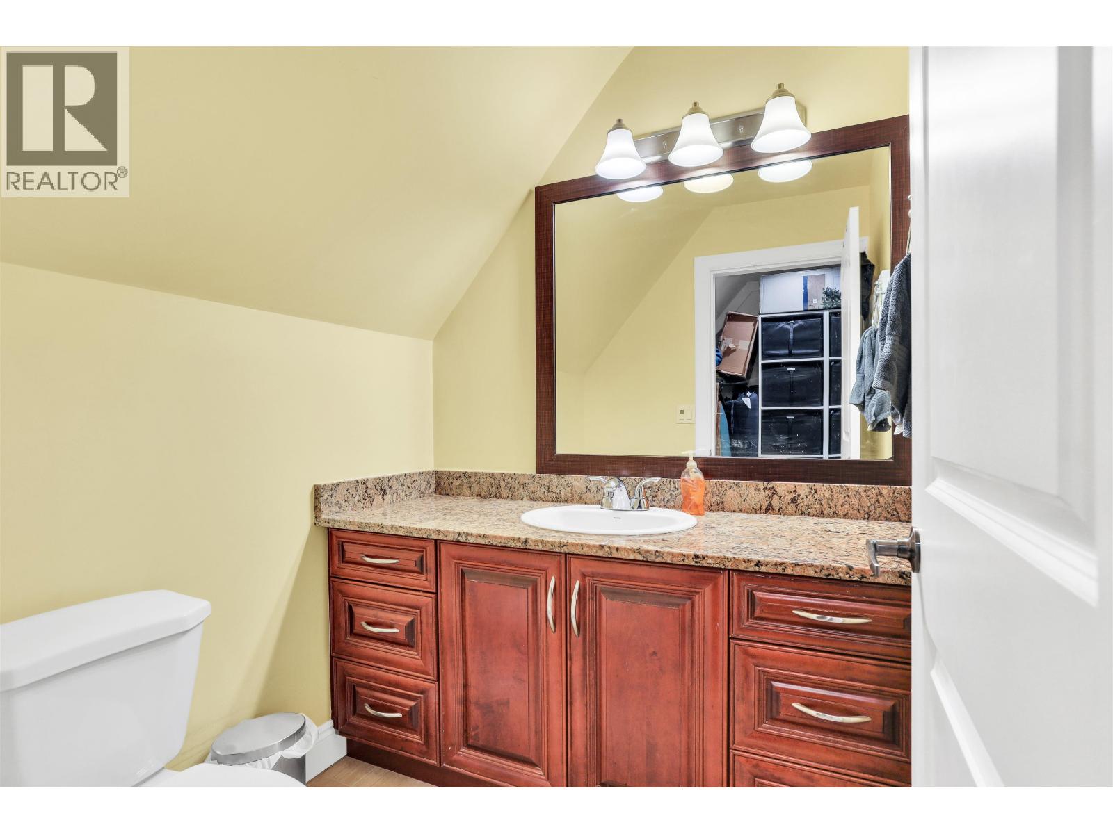 943 Harris Avenue, Coquitlam, British Columbia  V3K 1S2 - Photo 19 - R3061249