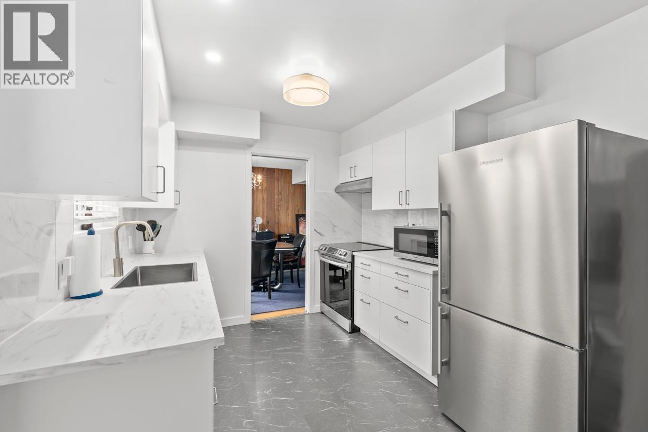 3878 Royal Oak Avenue, Burnaby, British Columbia  V5G 3M2 - Photo 3 - R3061252