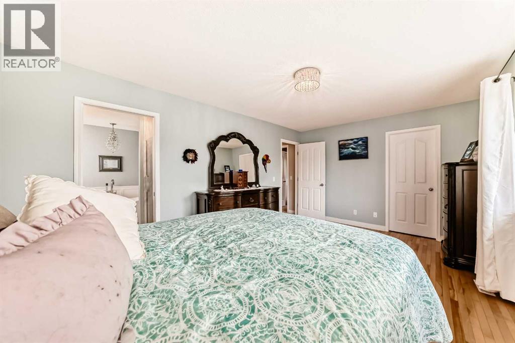 54 Cougarstone Mews Sw, Calgary, Alberta  T3H 5A2 - Photo 20 - A2253052